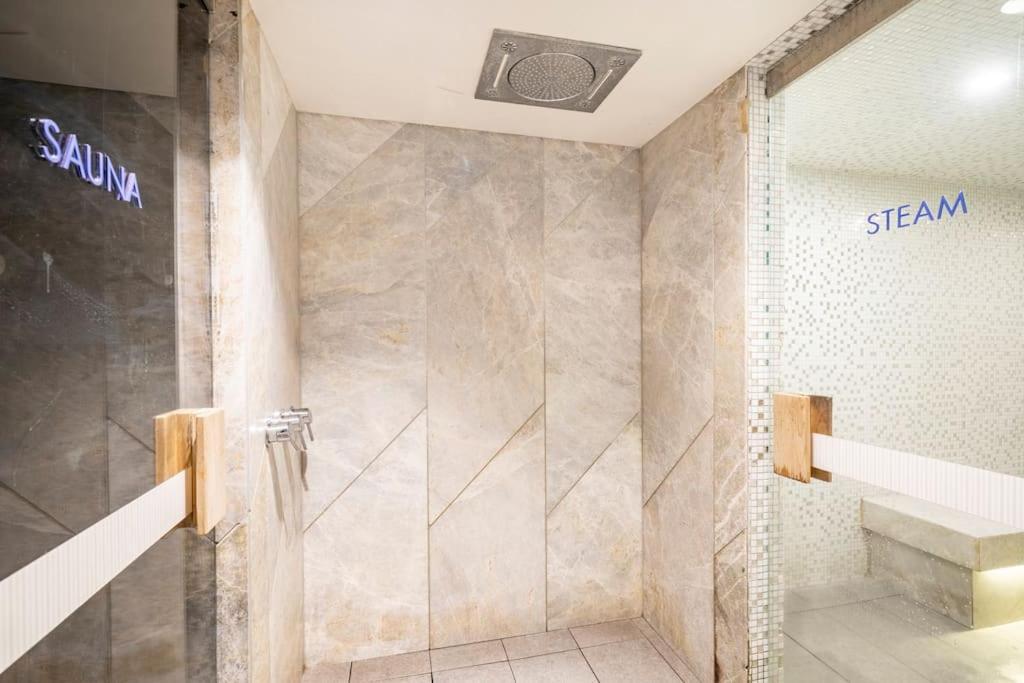 Luxury Apartment In Melbourne Eksteriør billede